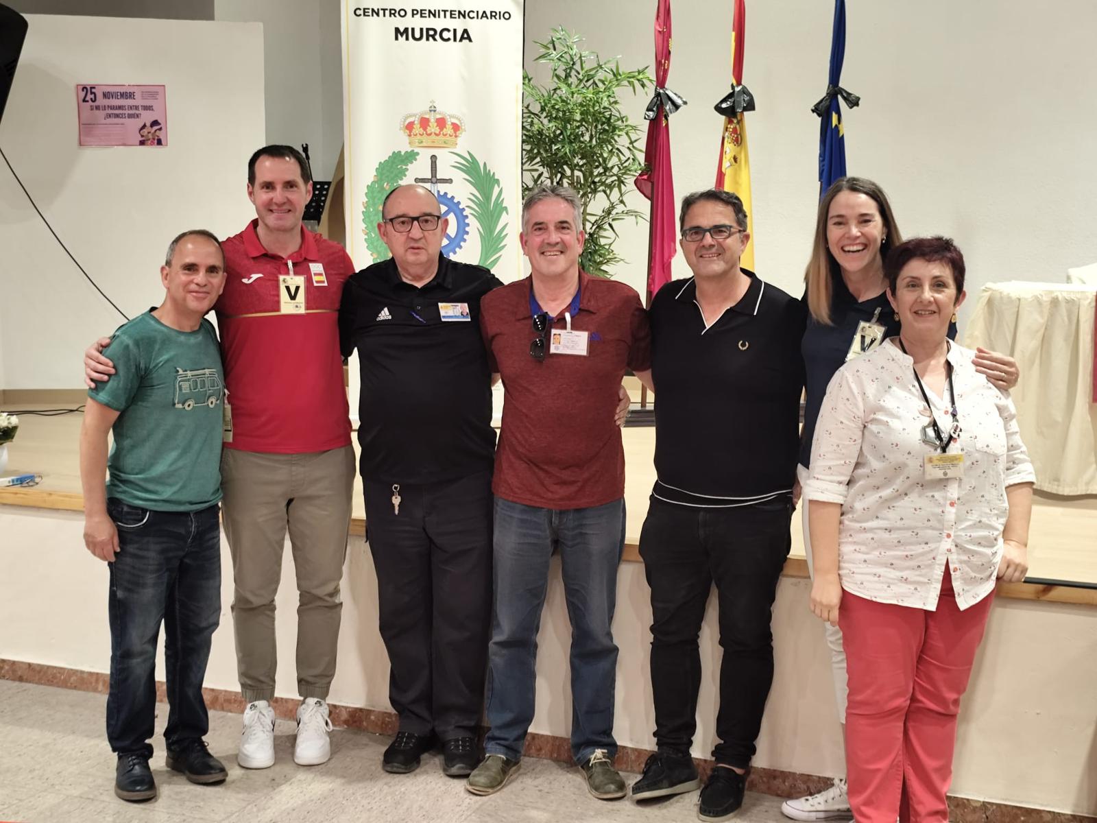Del terreno de juego al Centro Penitenciario Murcia I: profesionales del arbitraje deportivo comparten experiencias y valores de convivencia